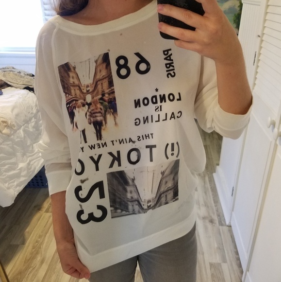 Forever 21 Graphic pullover top - Picture 3 of 3